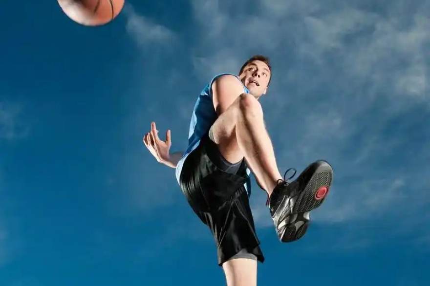 看球吧 - NBA发展联盟的球员成长路径：从双向合同到轮换阵容的观察